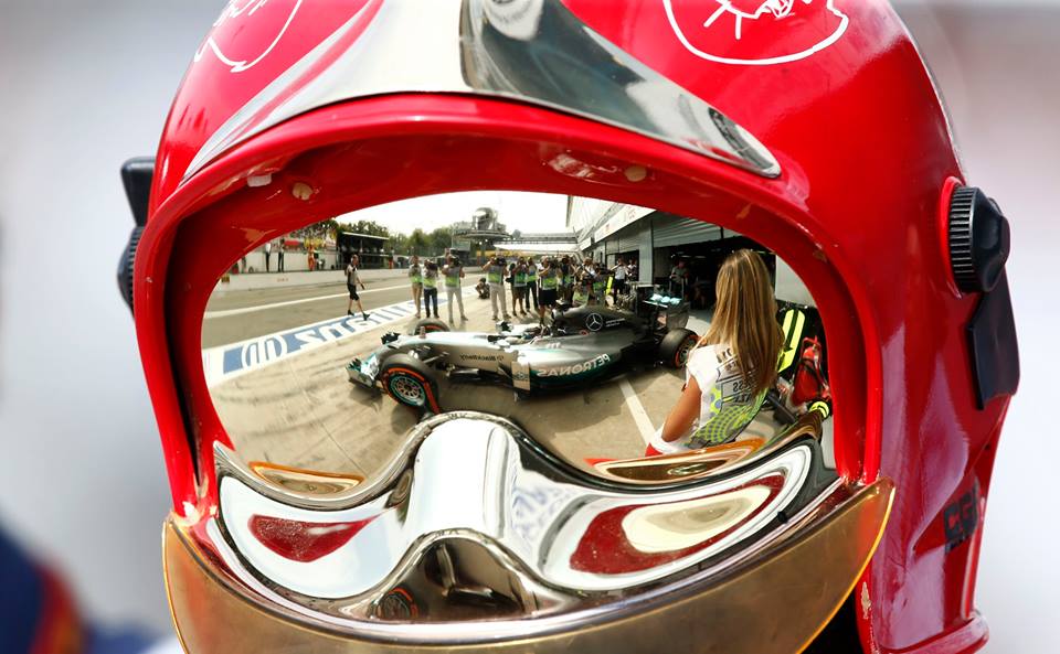 Rosberg najhitrejši, Hamilton s težavami