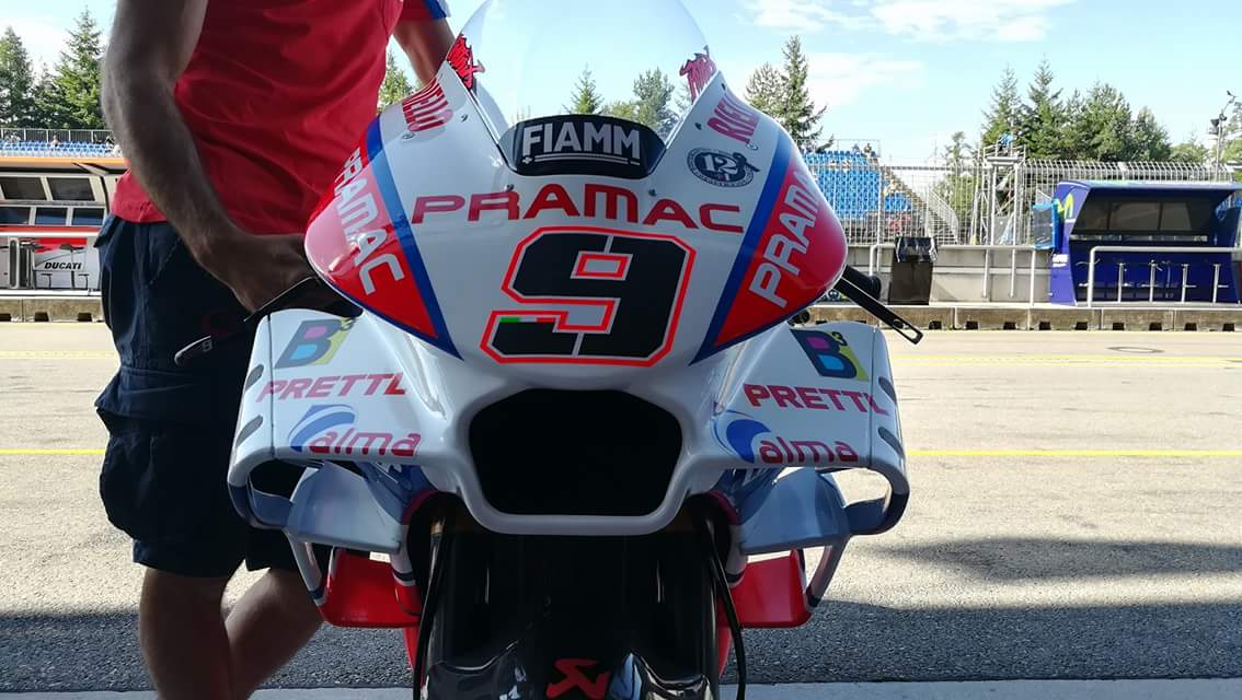 Tudi Petrucci z novim Ducatijevim oklepom