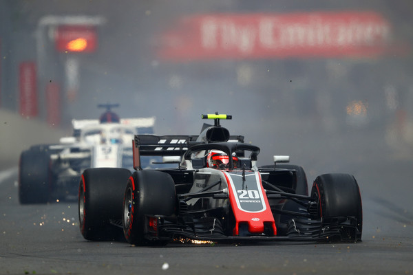 Brezkompromisni Magnussen: Umrl bom v dirkalniku