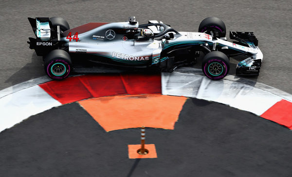 Hamilton najhitrejši na drugem treningu