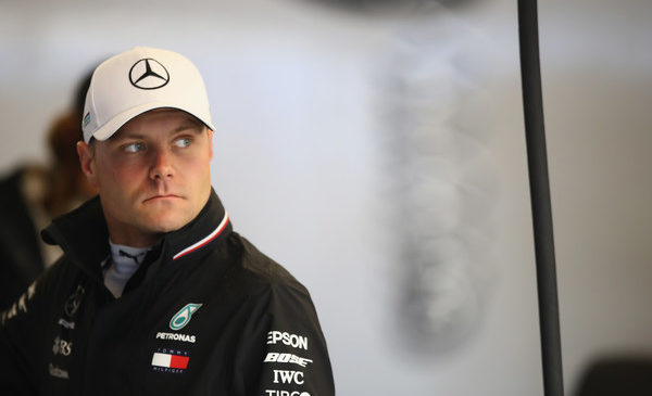 Bottas na vrhu drugega prostega treninga