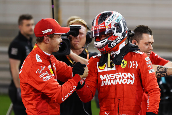 Formula 1: Sebastian Vettel čestita Charlesu Leclercu po prvem pole positionu v karieri