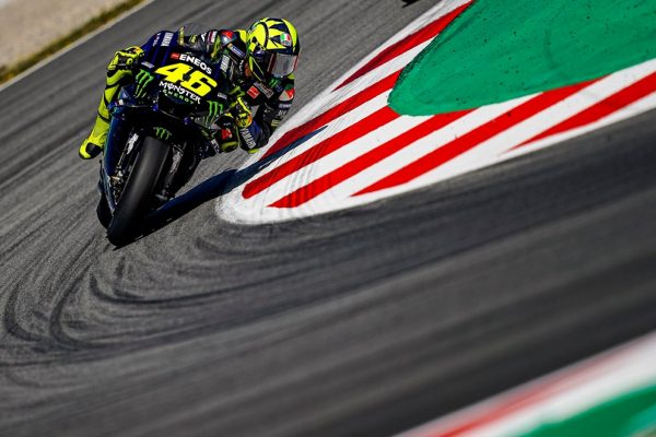 Valentino Rossi je deseti ovinek v Barceloni označil za parkirišče