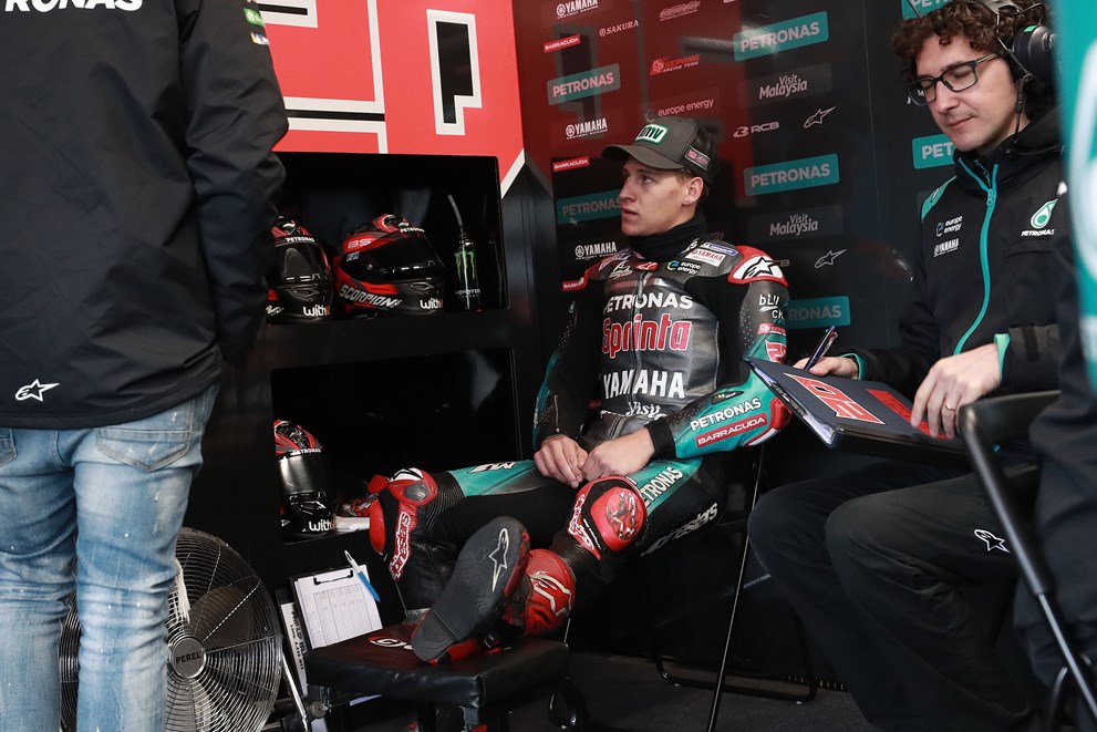 Fabio Quartararo v garaži petronas srt yamaha motogp 2019