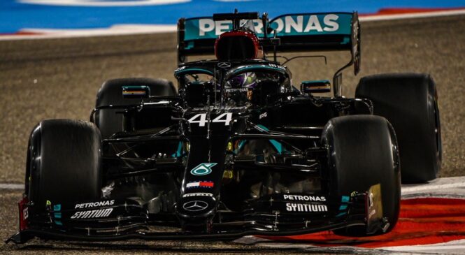VN BAHRAJNA, FP2: Albon razbil dirkalnik, Hamilton znova najhitrejši