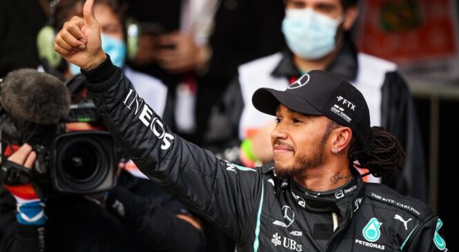 Mercedes bo komisarjem FIA predstavil dokaze proti Verstappnu