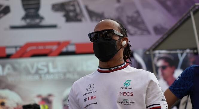 Hamilton trdi, da so sodniki FIA pristranski
