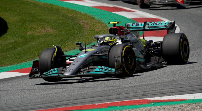 Hamilton želi nadoknaditi izgubljeno