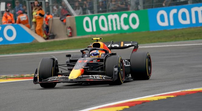 Perezu zadnji trening pred Verstappnom, Leclerc poškodoval dirkalnik