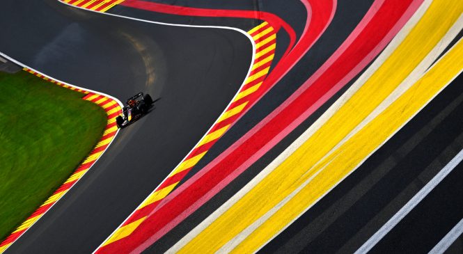 Verstappen najhitrejši na kvalifikacijah v Belgiji, a dirko začenja s šestega mesta