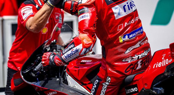 Bagnaia: Dirke bo potrebno zaključiti pred Martinom