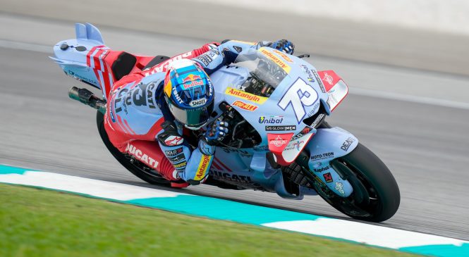 Alexu Marquezu drugi trening v Sepangu