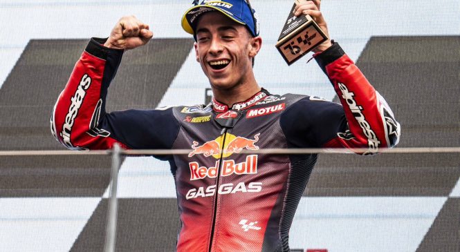 Acosta po prvi uvrstitvi na oder za zmagovalce umirja žogico: Ne bo vedno tako, moramo ostati na realnih tleh