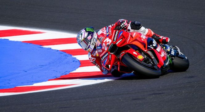 Bastianini s prehitevanjem v zadnjem krogu do zmage v Misanu, Bagnaia zaključil v pesku