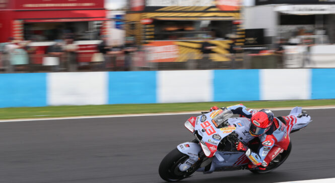 Marquez v Avstraliji zmagal po nočni mori na štartu