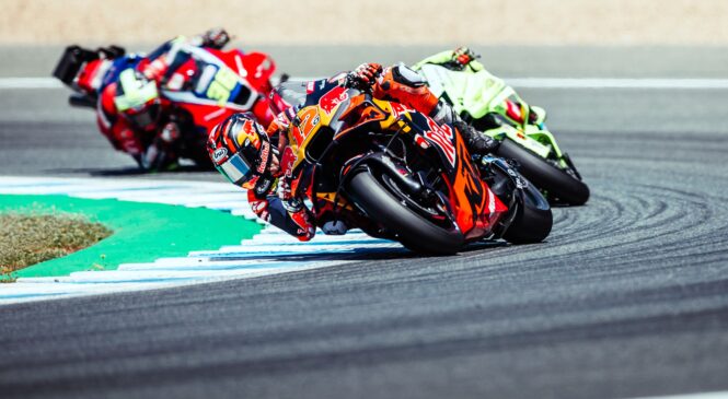 Maverick Vinales: “Približeval sem se Peccu in Fabiu, a potem…”