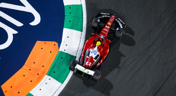 Lewis Hamilton brez kazni za oviranje Albona