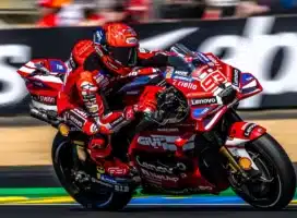 Marc Marquez po brutalnem padcu v Le Mansu poškodovan, izpustil bo najmanj dve dirki