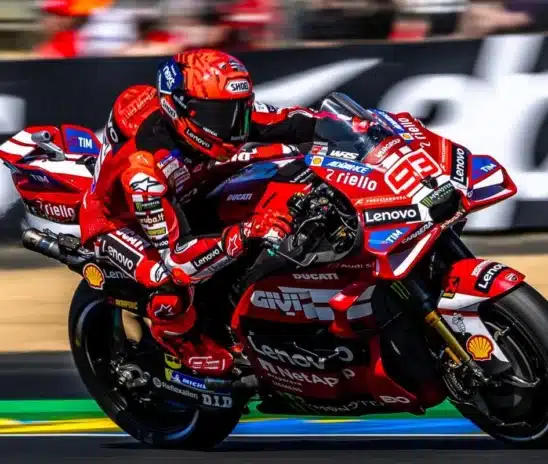 Marc Marquez po brutalnem padcu v Le Mansu poškodovan, izpustil bo najmanj dve dirki