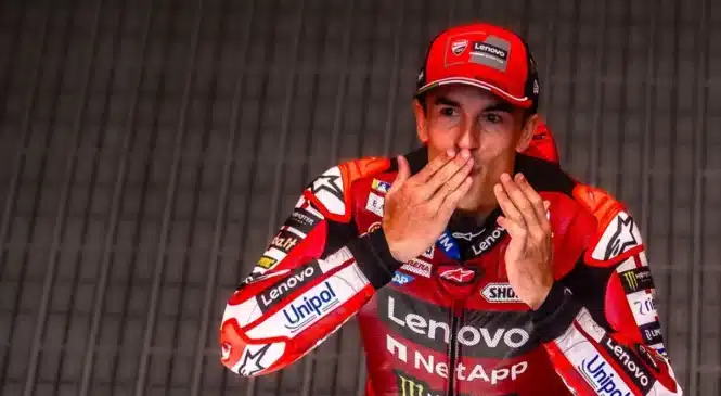 Marc Marquez z rekordom steze do pola na Sachsenringu, Bezzecchi grdo padel